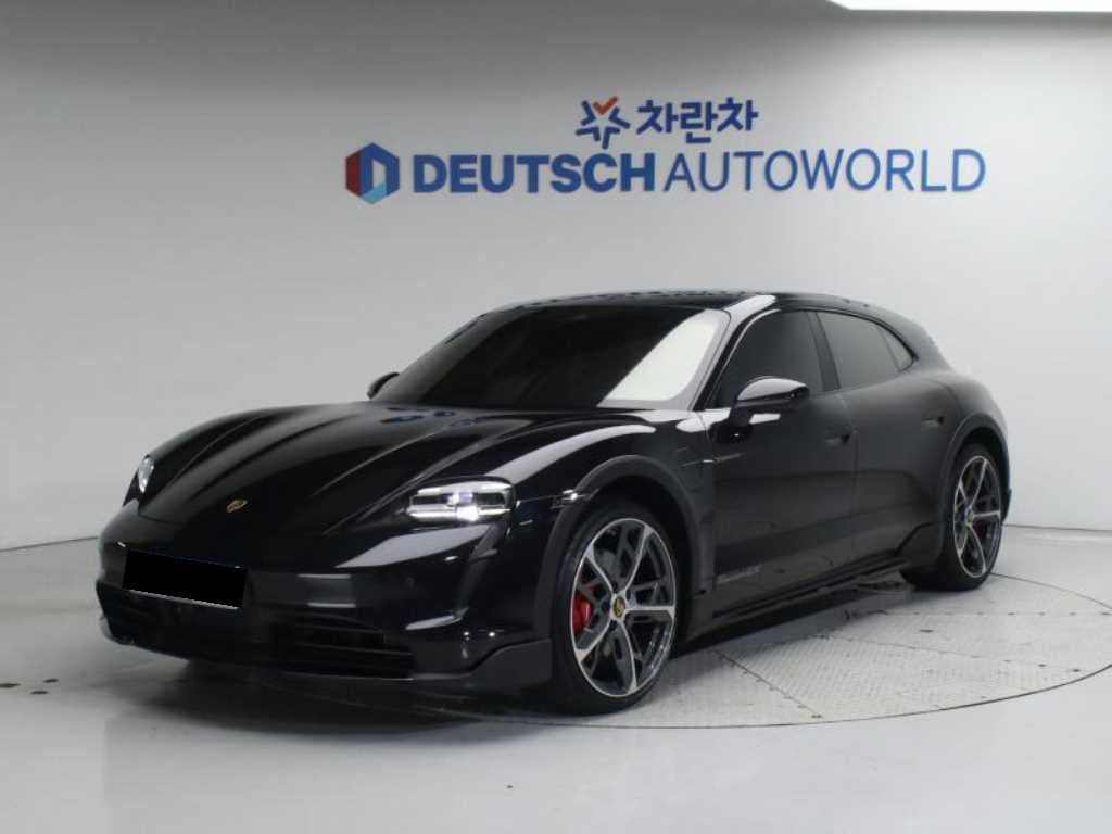 Porsche Taycan — photo 01