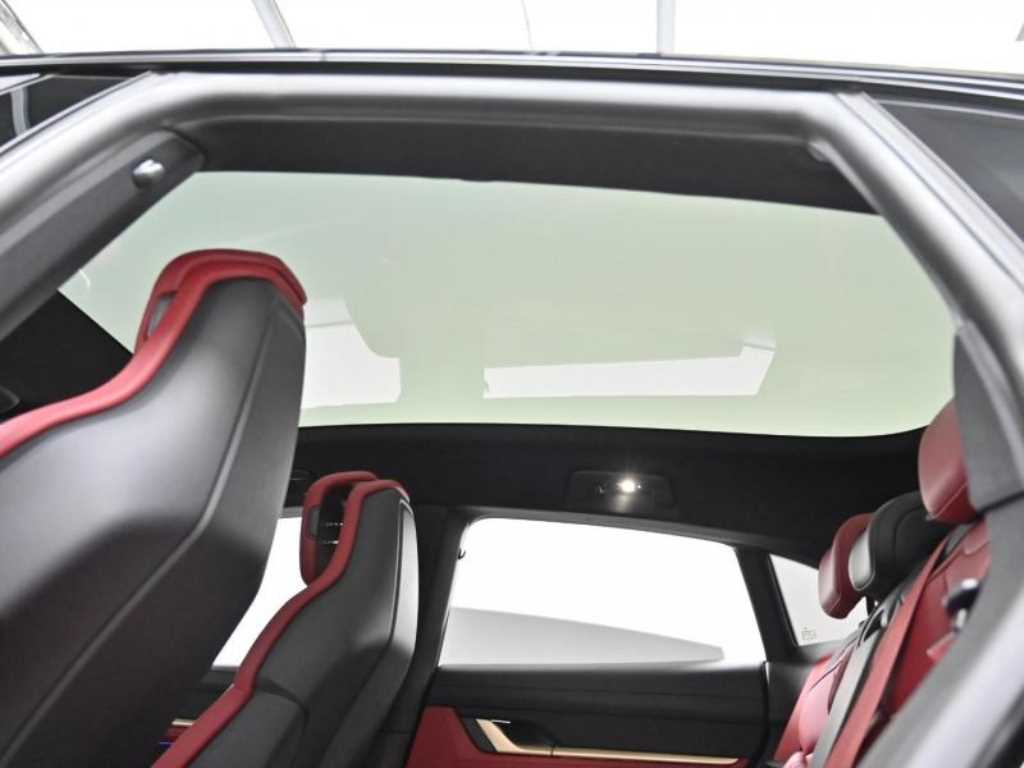 Porsche Taycan — photo 19