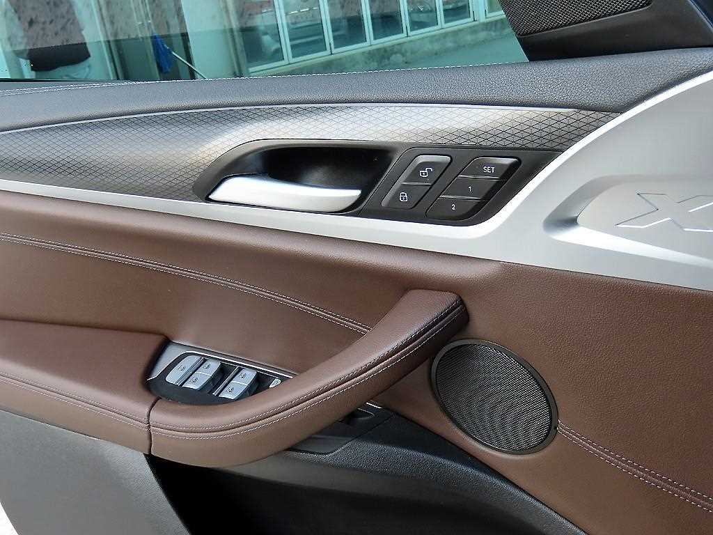 BMW X3 — photo 12