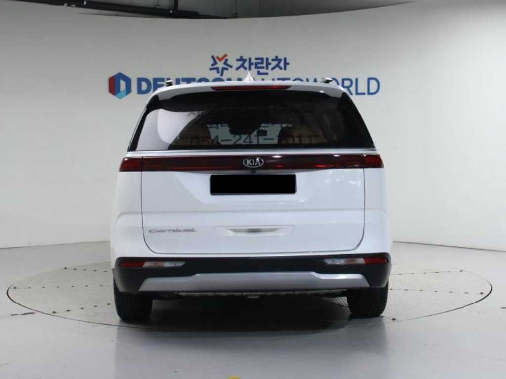 Kia Carnival — photo 04
