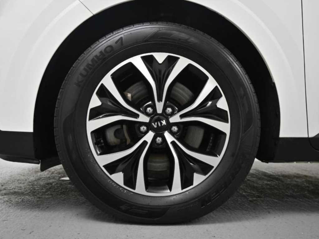 Kia Carnival — photo 05