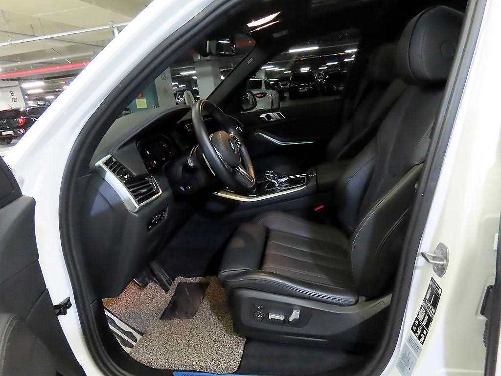 BMW X5 — photo 06