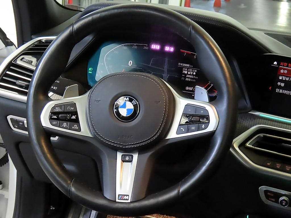 BMW X5 — photo 08