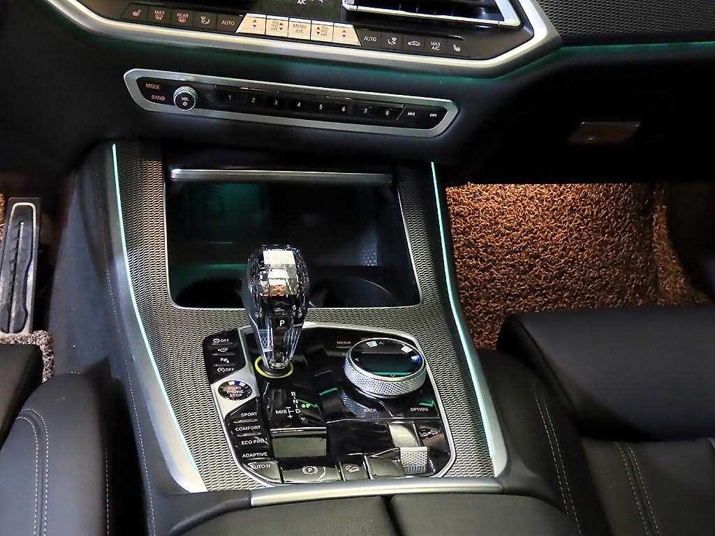 BMW X5 — photo 12