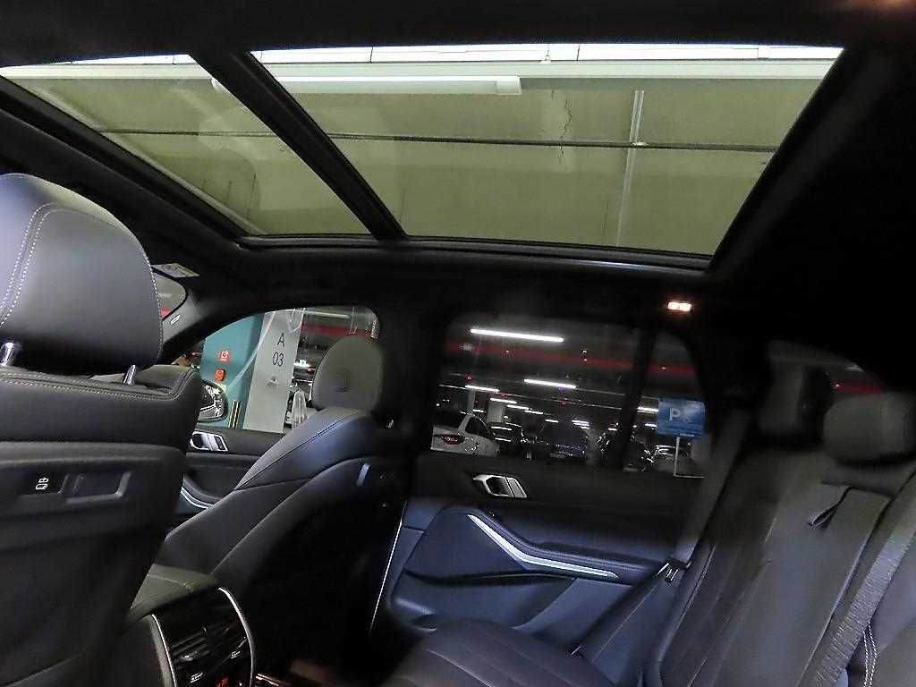 BMW X5 — photo 14
