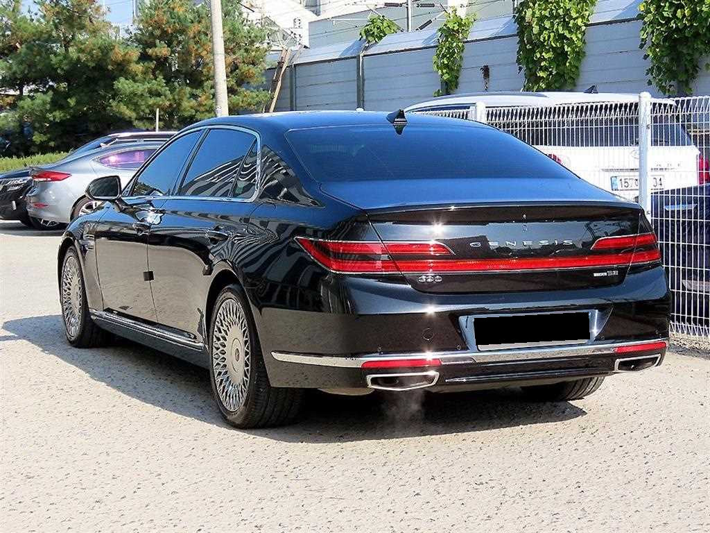 Genesis G90 — photo 03
