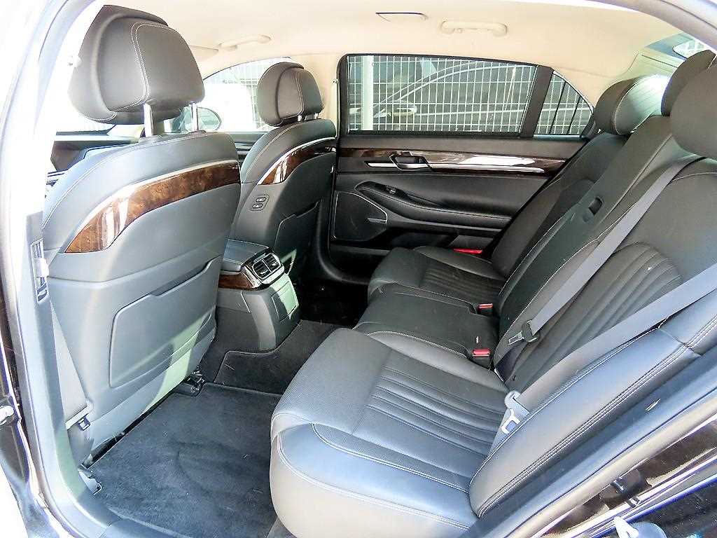 Genesis G90 — photo 06