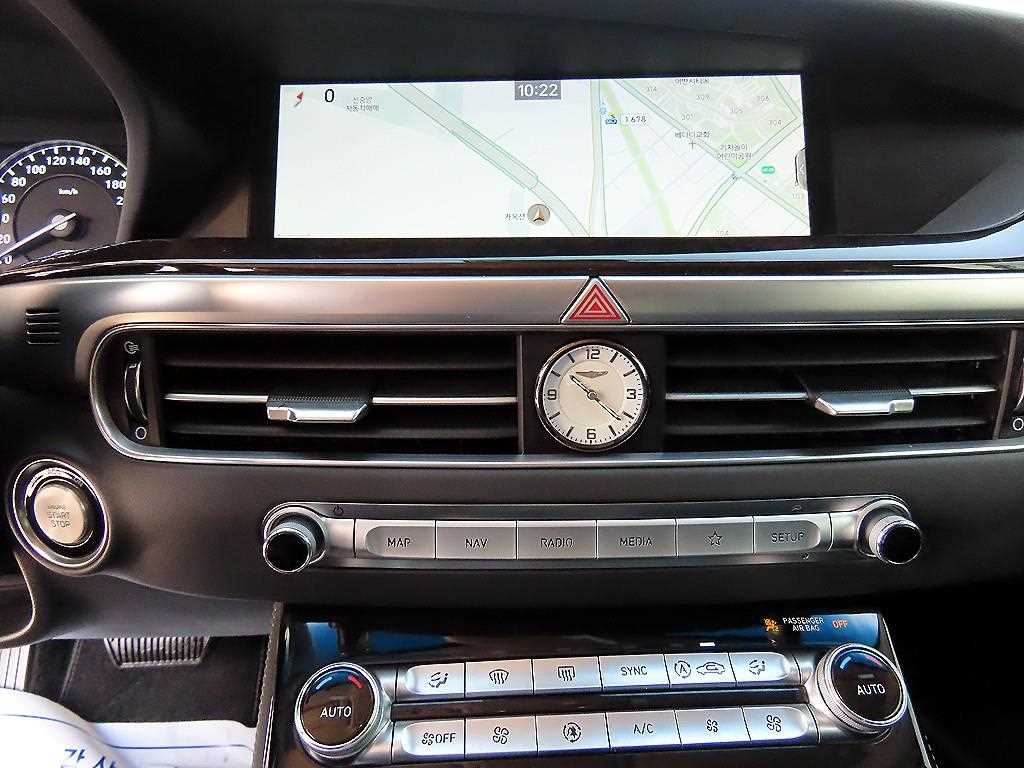 Genesis G90 — photo 15