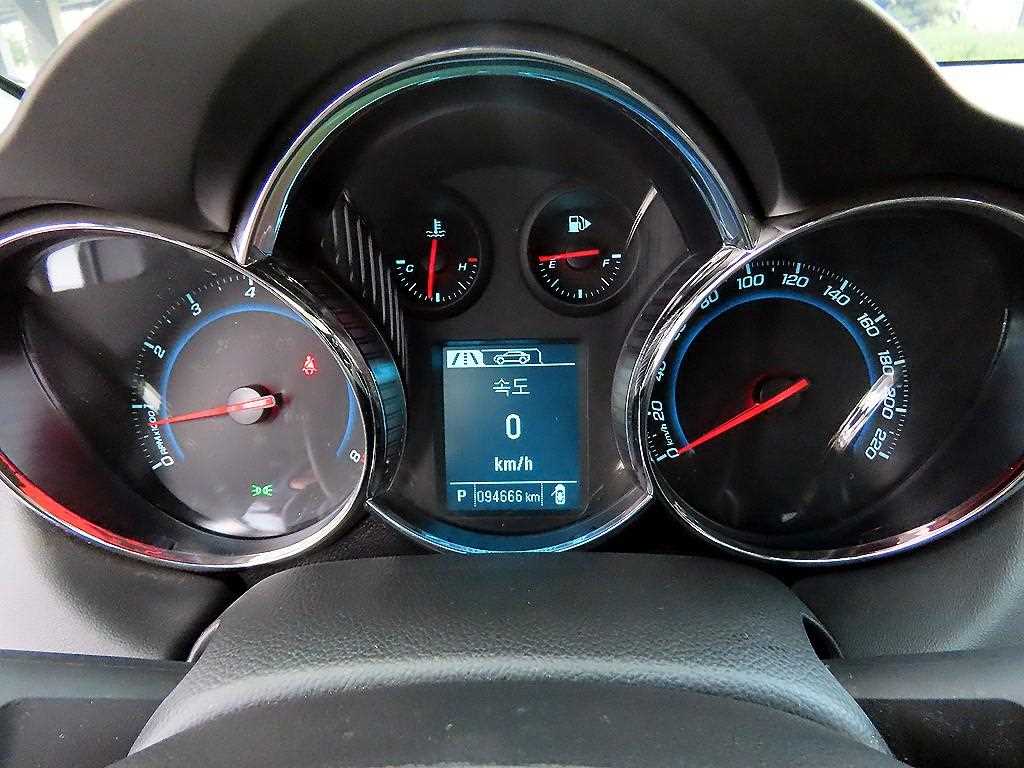 CHEVROLET Cruze — photo 09