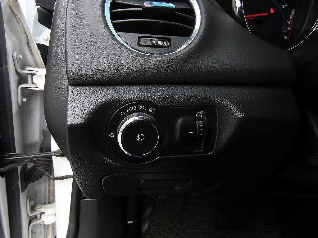 CHEVROLET Cruze — photo 12