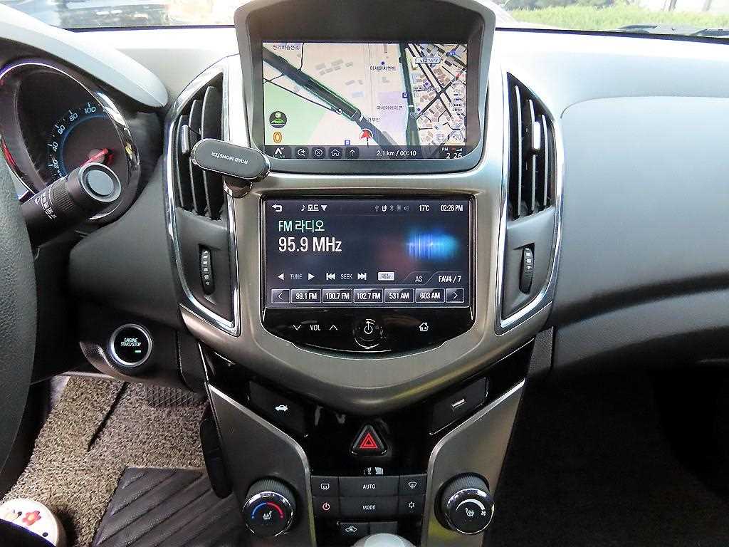 CHEVROLET Cruze — photo 13