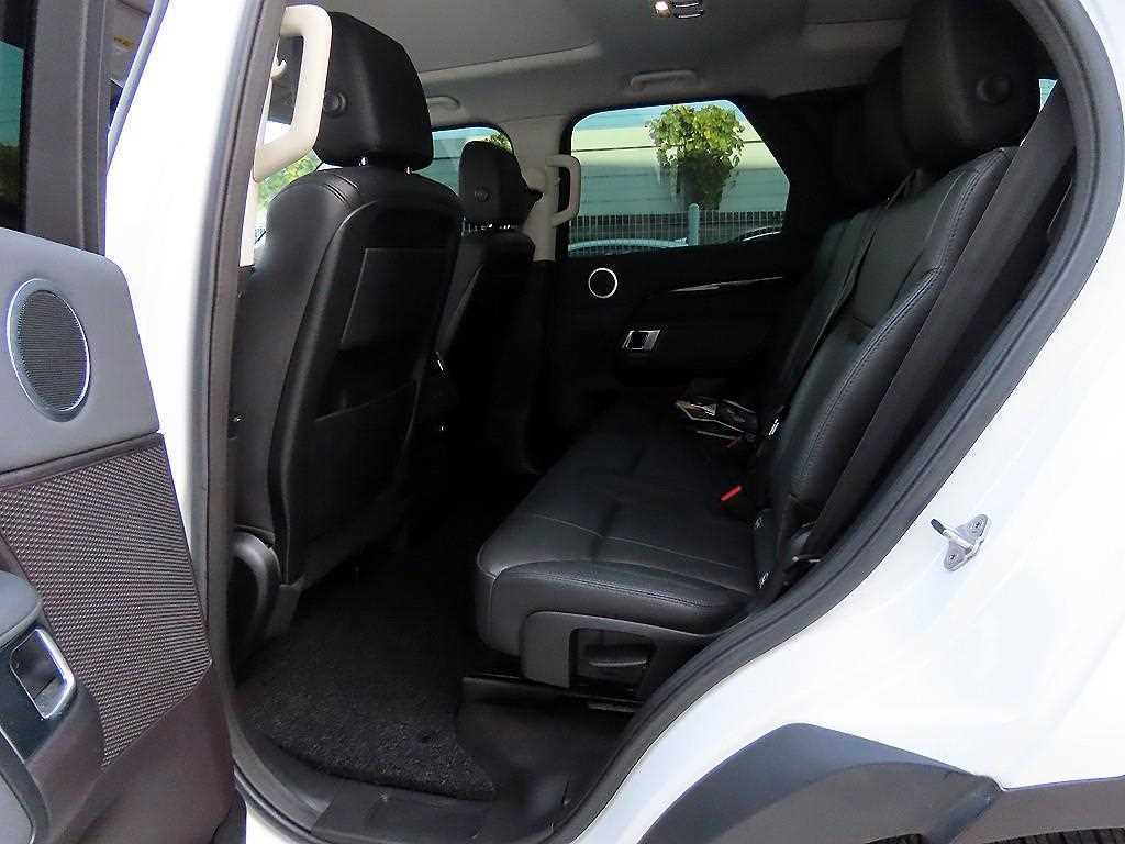 Land Rover Discovery — photo 06