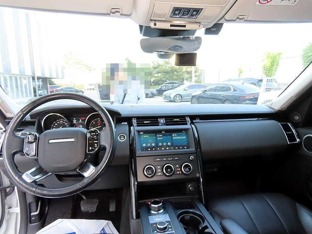 Land Rover Discovery — photo 07