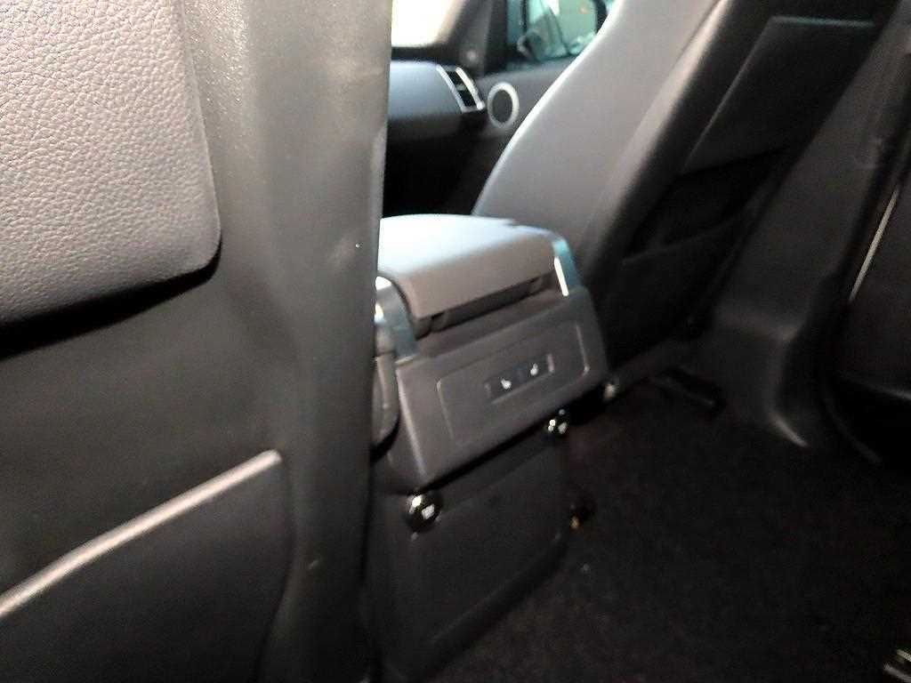 Land Rover Discovery — photo 16