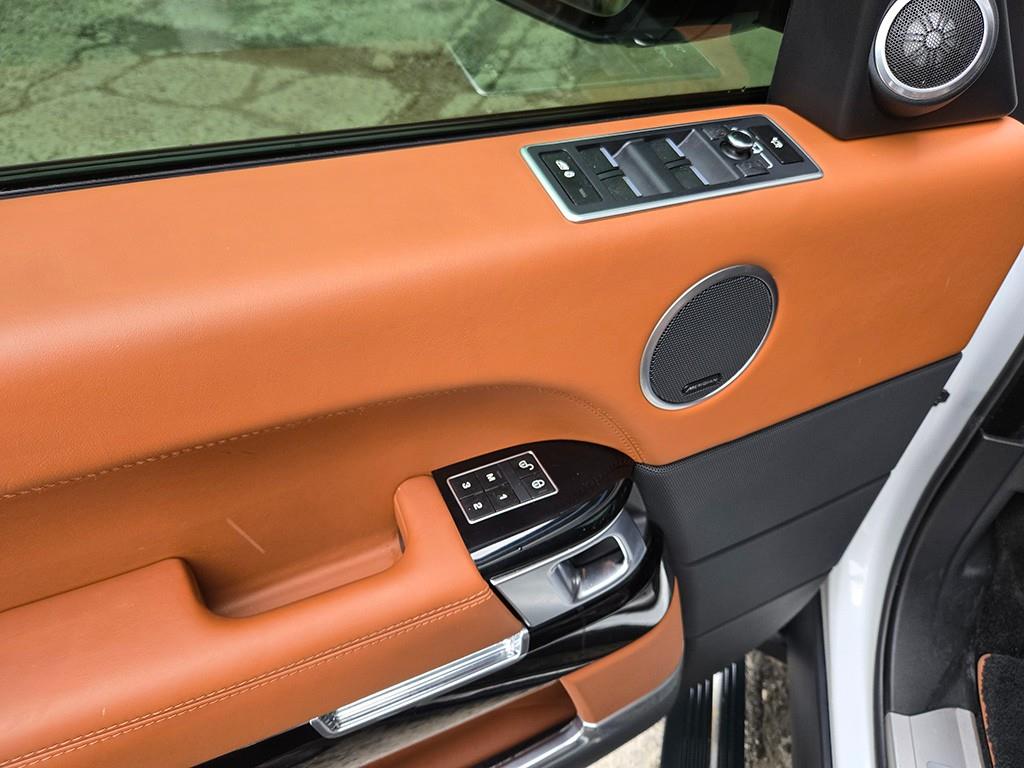 Land Rover Range Rover — photo 12