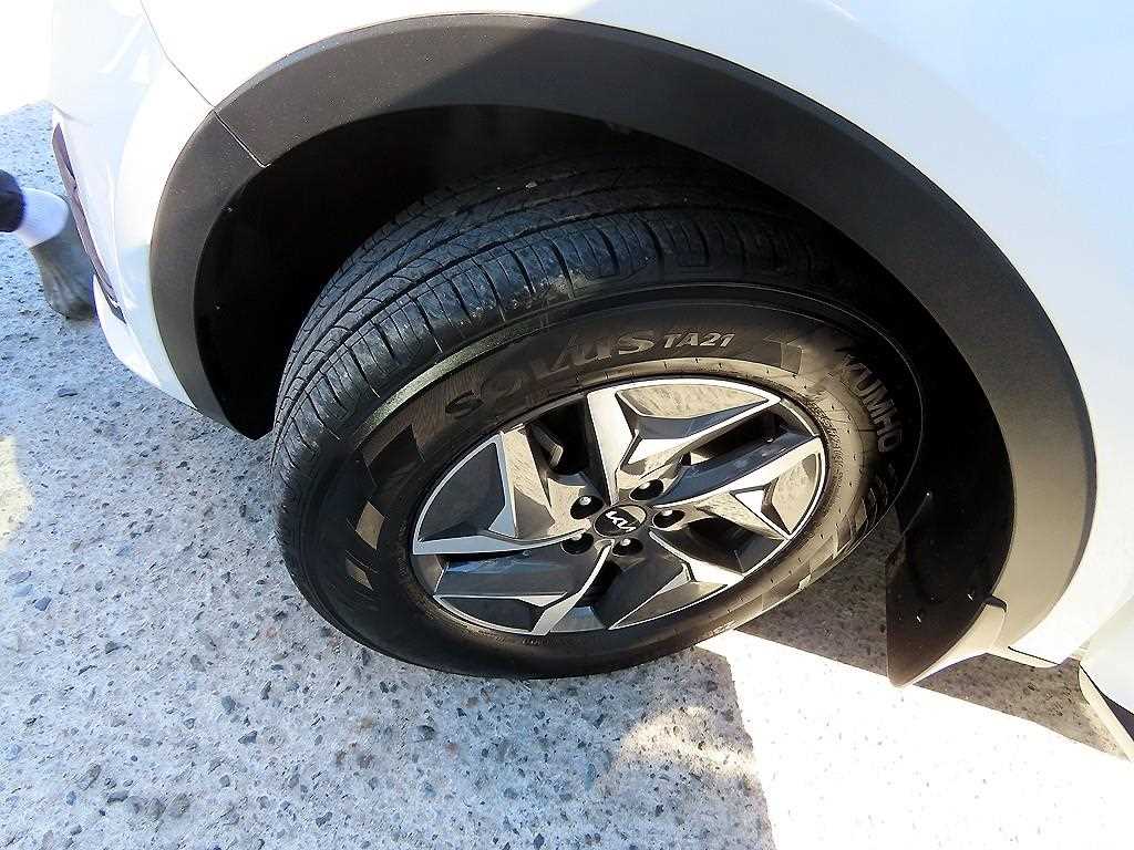 Kia Sorento — photo 20