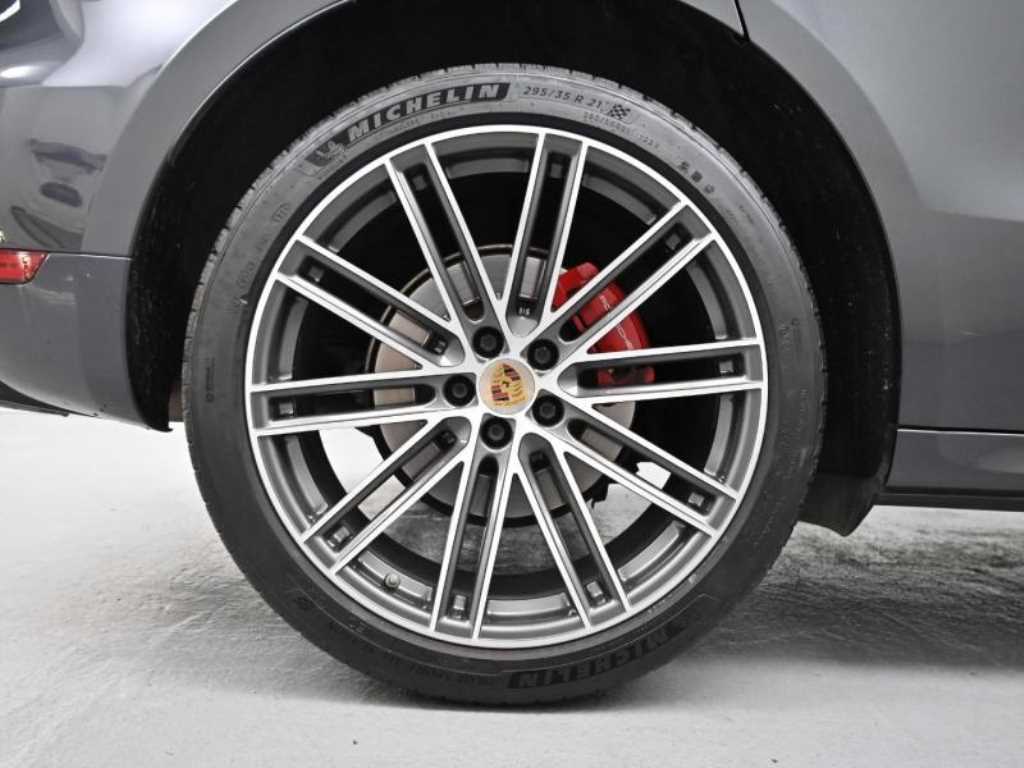 Porsche Macan — photo 05