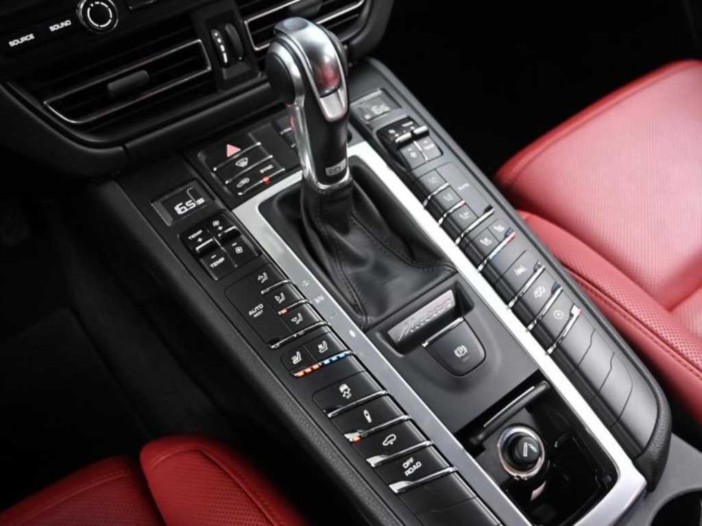 Porsche Macan — photo 09