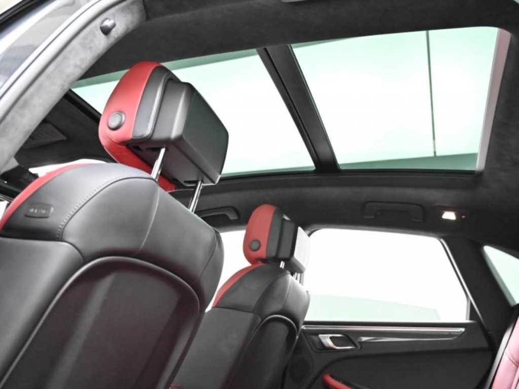 Porsche Macan — photo 19