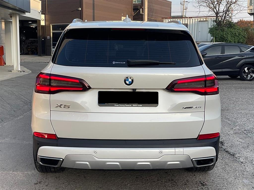 BMW X5 — photo 04