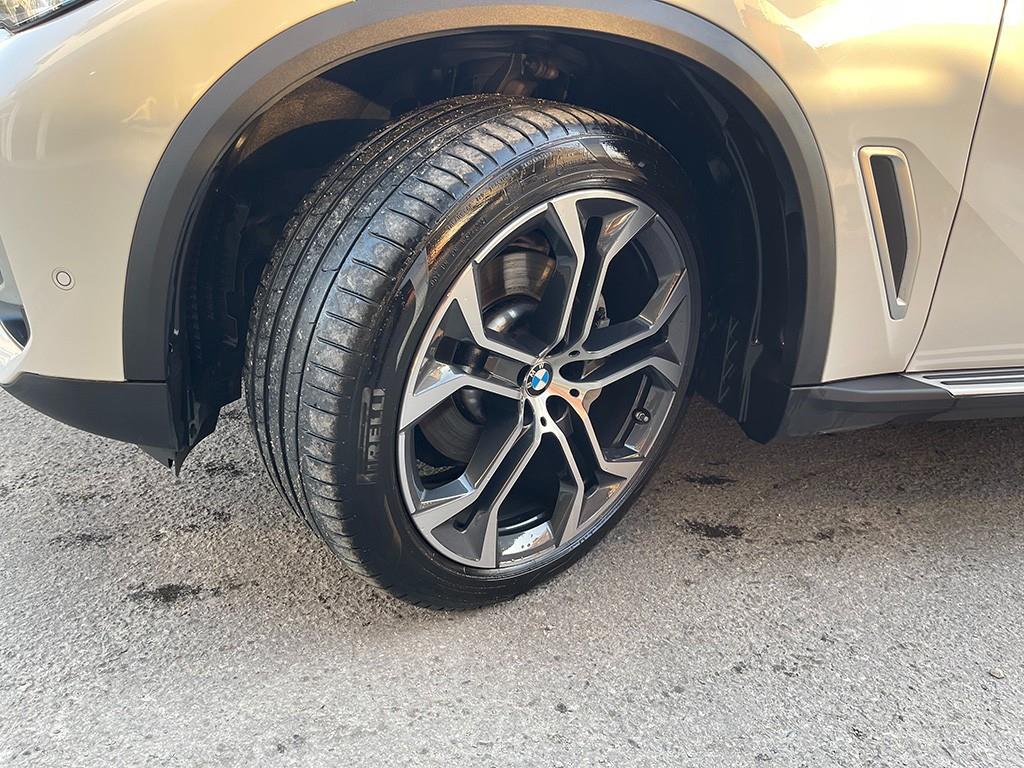 BMW X5 — photo 20