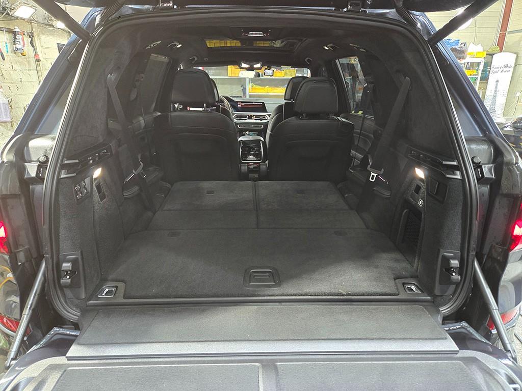 BMW X7 — photo 18