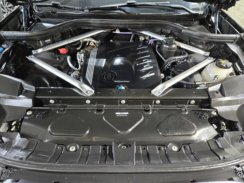 BMW X7 — photo 19