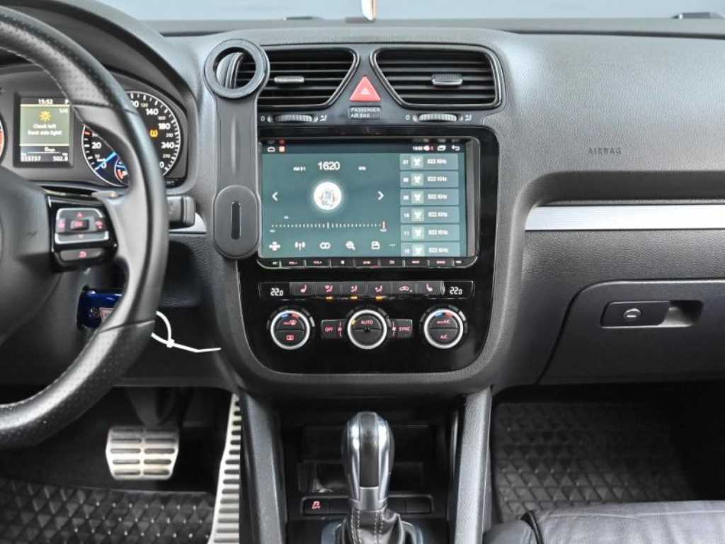 Volkswagen Scirocco — photo 14