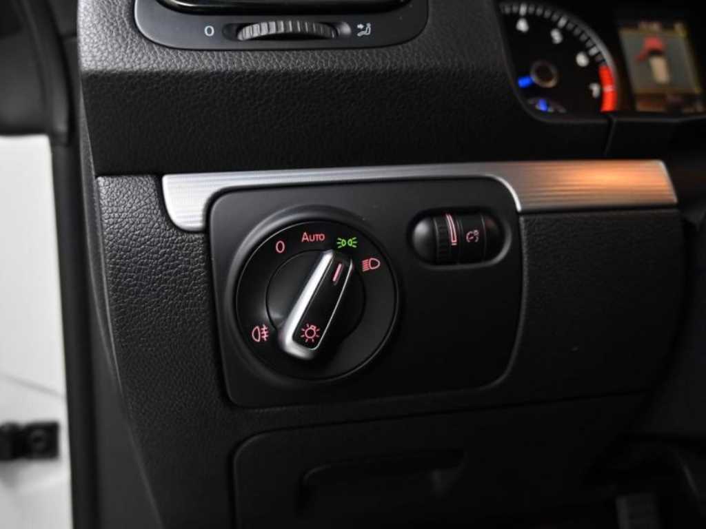 Volkswagen Scirocco — photo 16