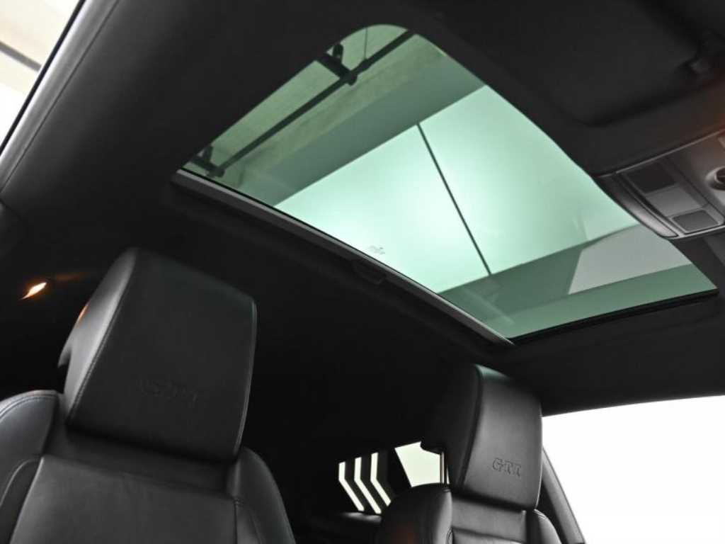 Volkswagen Scirocco — photo 19
