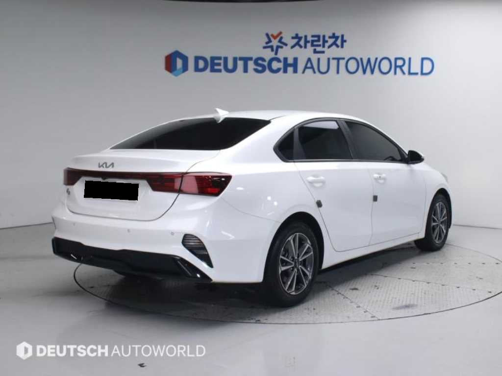 Kia K3 — photo 02