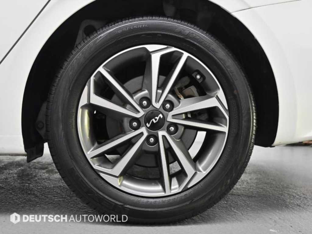 Kia K3 — photo 05