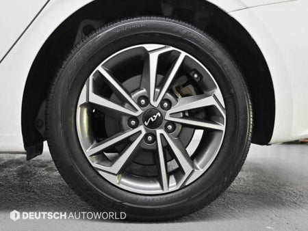 Kia K3 — photo 05