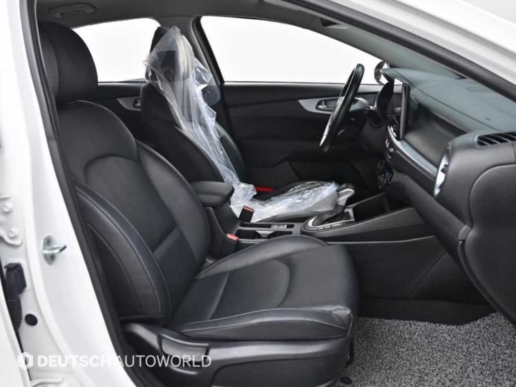 Kia K3 — photo 10
