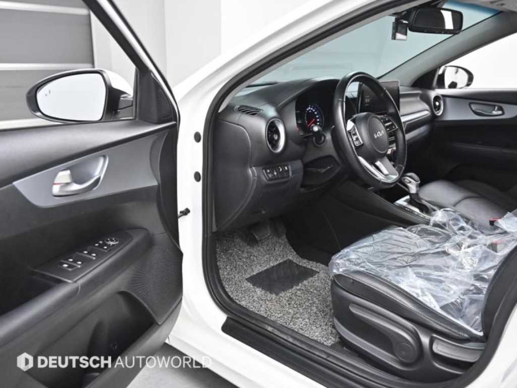 Kia K3 — photo 11