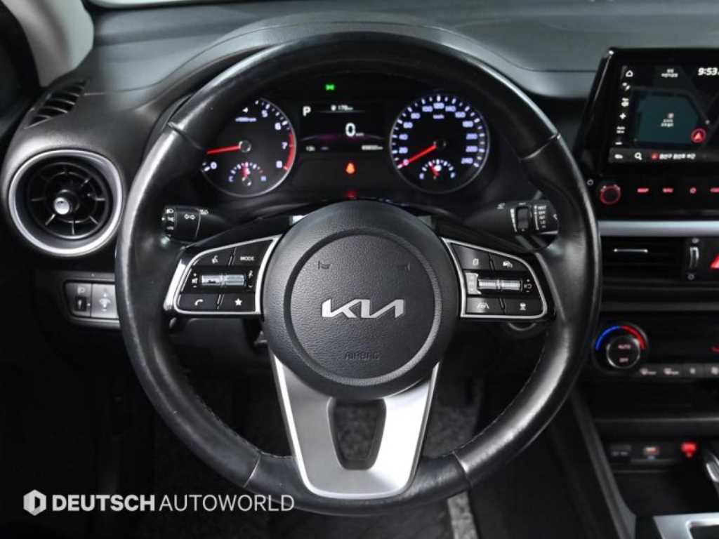 Kia K3 — photo 13