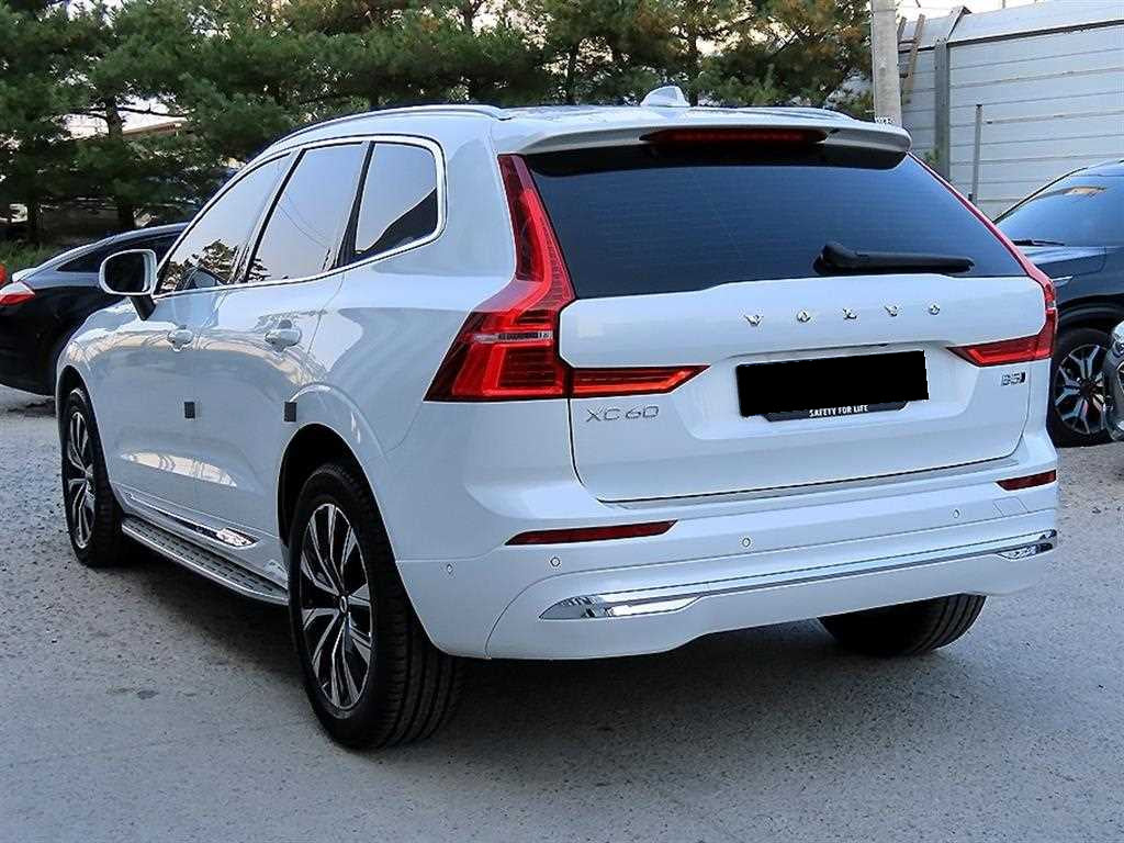 Volvo XC60 — photo 03
