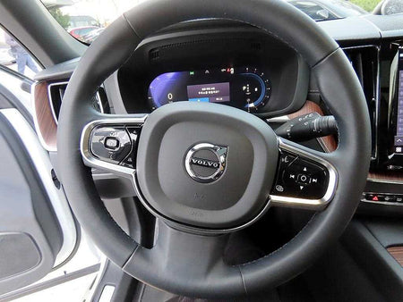 Volvo XC60 — photo 08