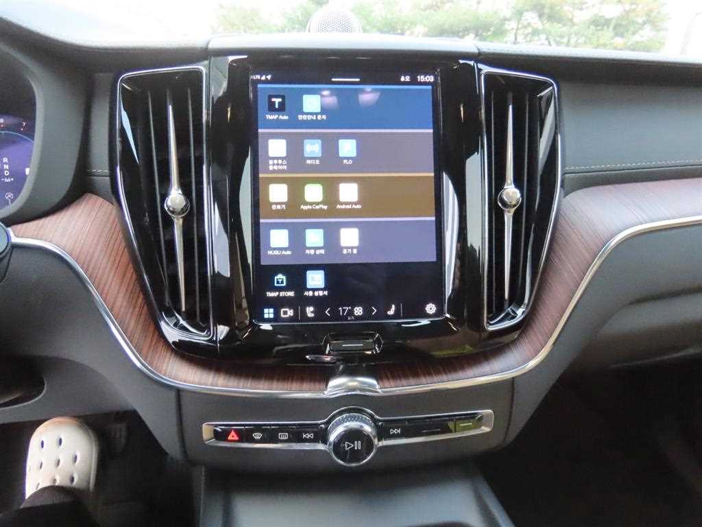 Volvo XC60 — photo 13
