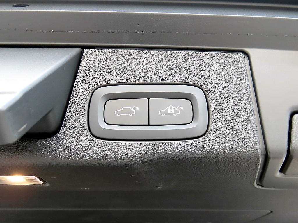 Volvo XC60 — photo 15