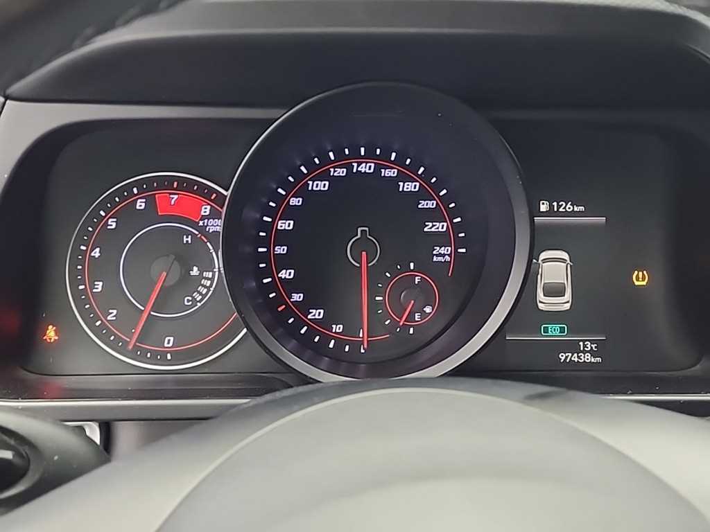 Hyundai Avante — photo 06