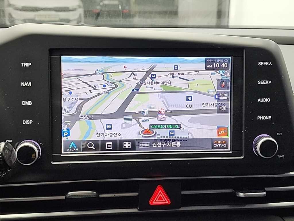 Hyundai Avante — photo 13