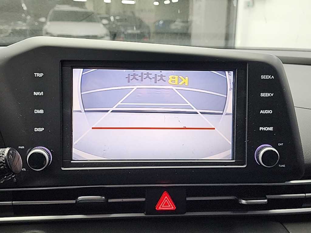 Hyundai Avante — photo 14