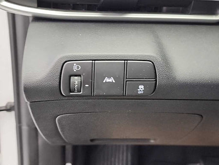 Hyundai Avante — photo 17