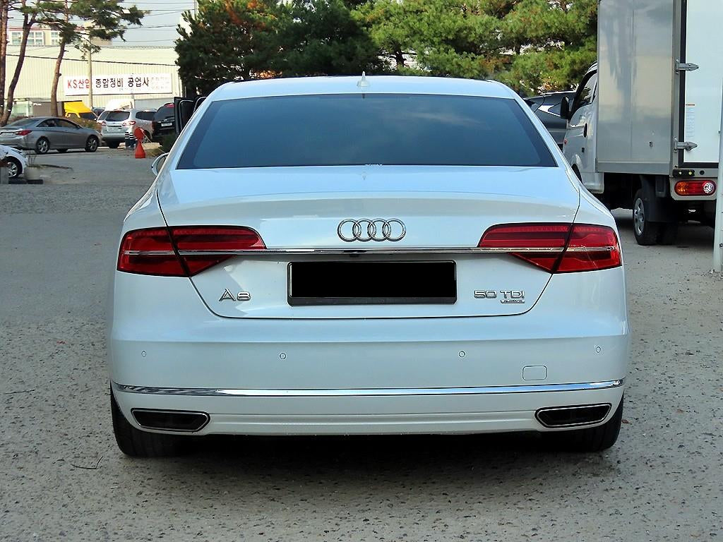 Audi A8 — photo 04