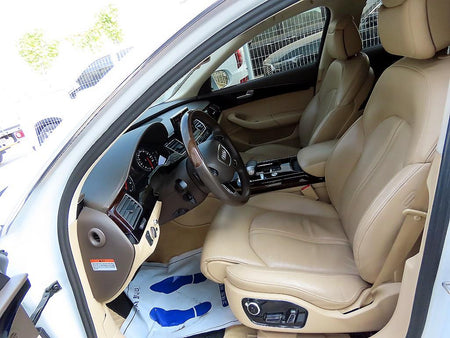 Audi A8 — photo 05