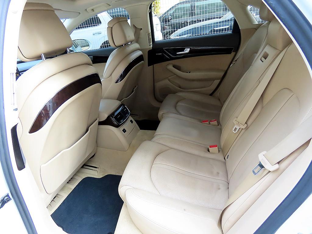 Audi A8 — photo 06