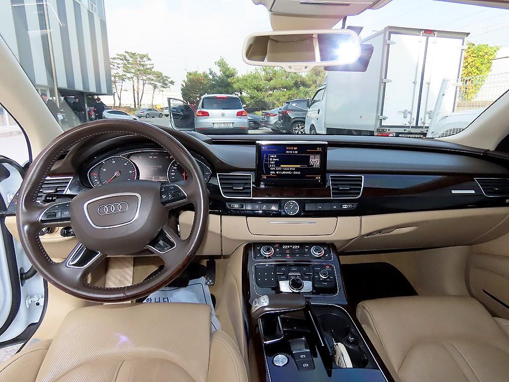 Audi A8 — photo 07