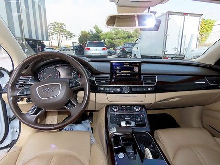 Audi A8 — photo 07