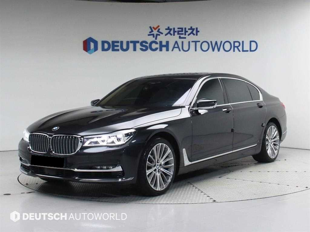 BMW 7-Series — photo 02